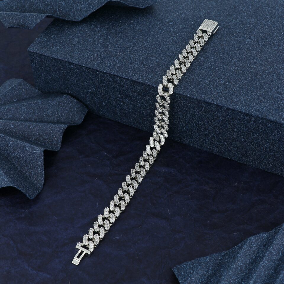 CLASSIC BRILLIANT CURB LINK IN WHITE GOLD