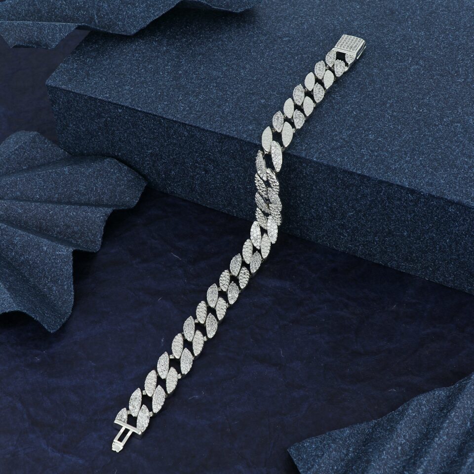 FREEZY TOPICAL TRINKETS IN WHITE GOLD