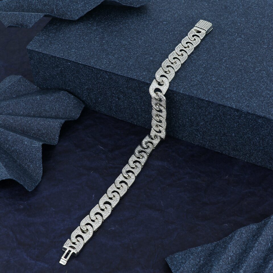 ELEGANT CUBAN LINK IN WHTE GOLD