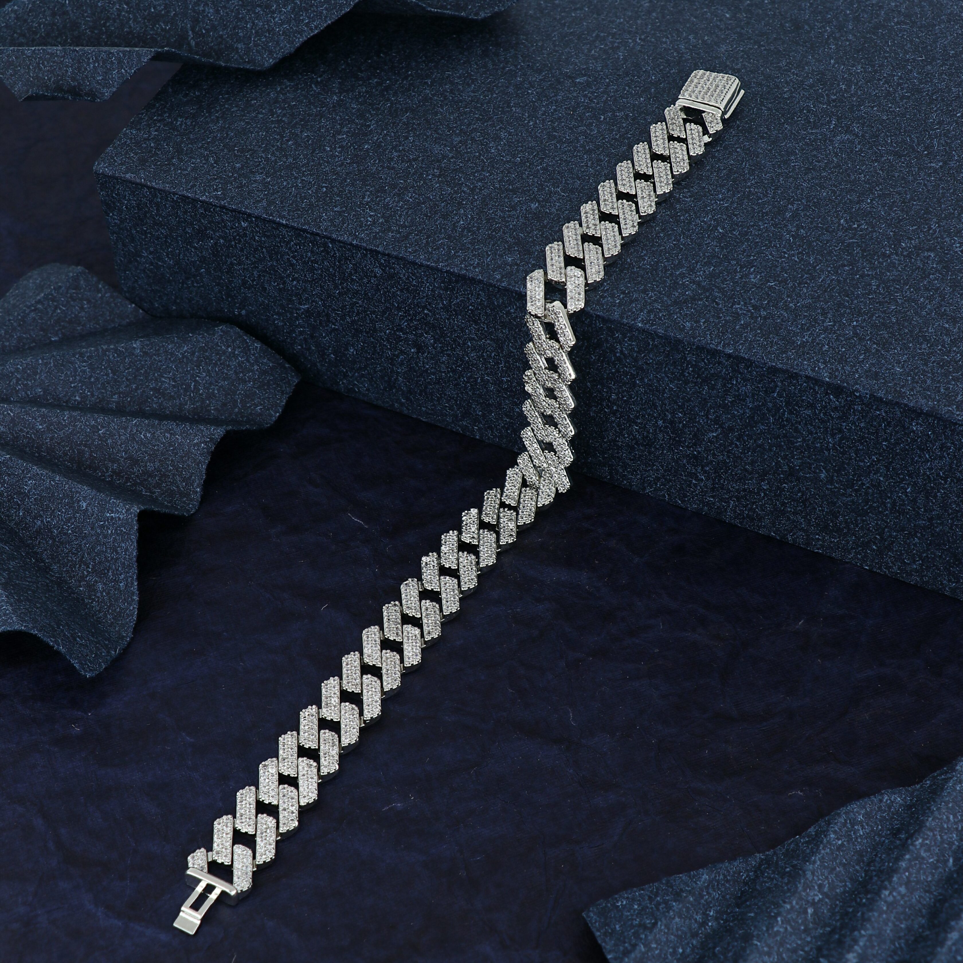 Picture taken with APS6 - www.alo.zone