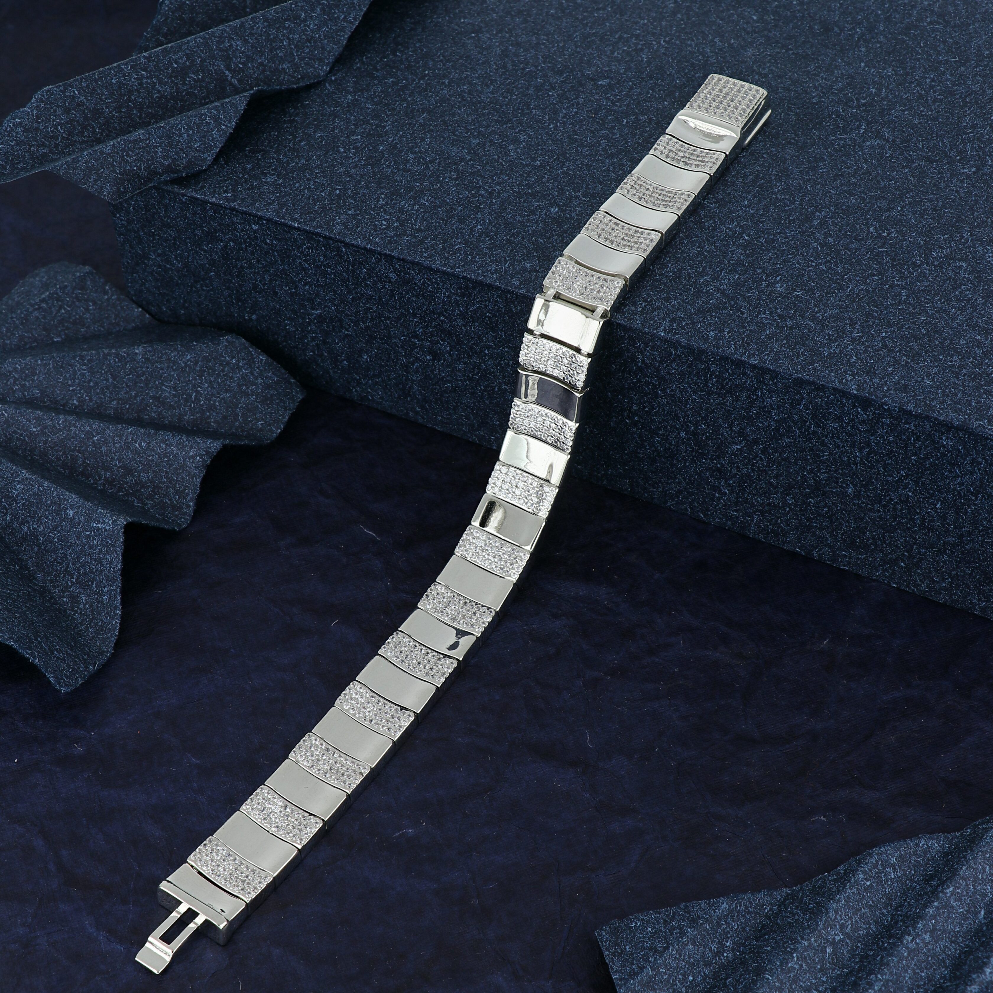 Picture taken with APS6 - www.alo.zone